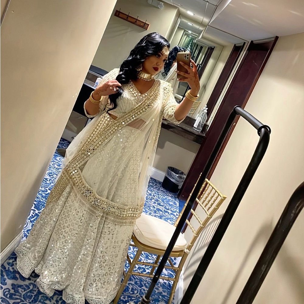 Lehenga/white&gold